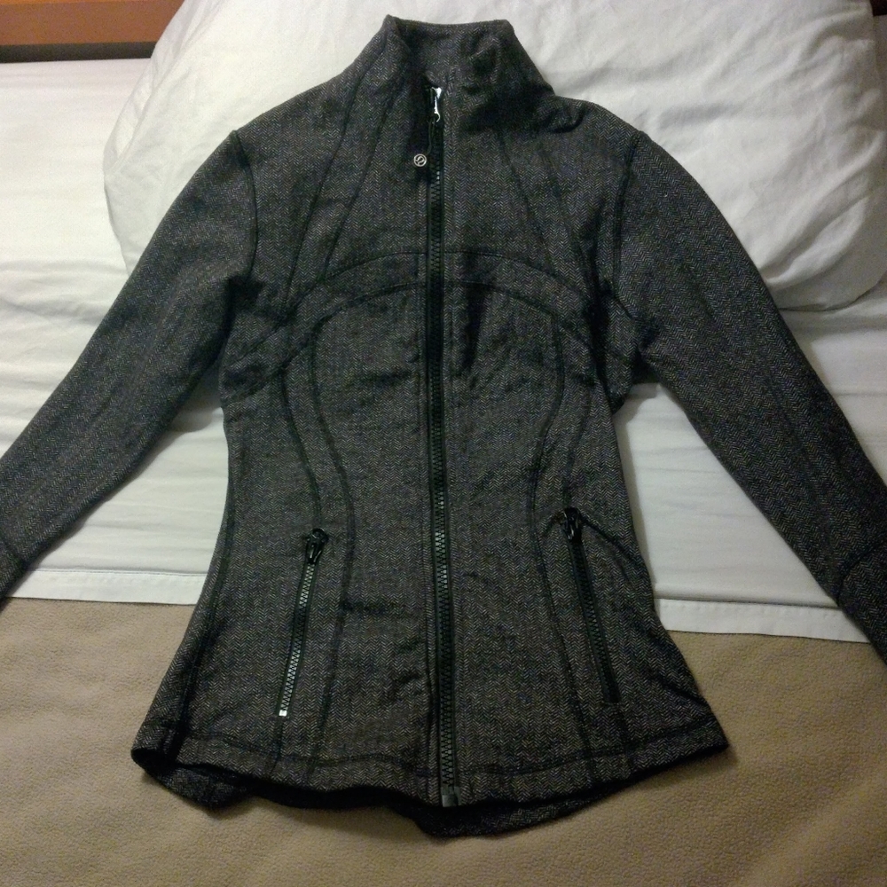 Women's size small Lululemon long sleeve